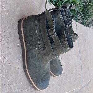 UGG Women's Ankle Boots in Olive Green